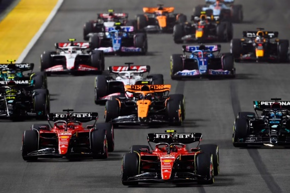 梅赛德斯力克索伯车队,汉密尔顿带队取胜的简单介绍 梅赛德斯力克索伯车队,汉密尔顿带队取胜的简单介绍