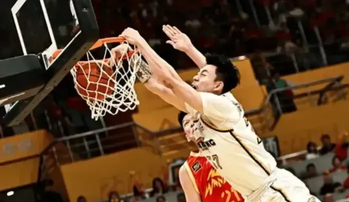 天津队碾压热火,张镇麟关键制胜 天津队碾压热火,张镇麟关键制胜