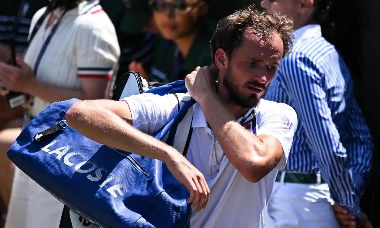 年终总决赛逆转温网，梅德韦杰夫点燃赛场