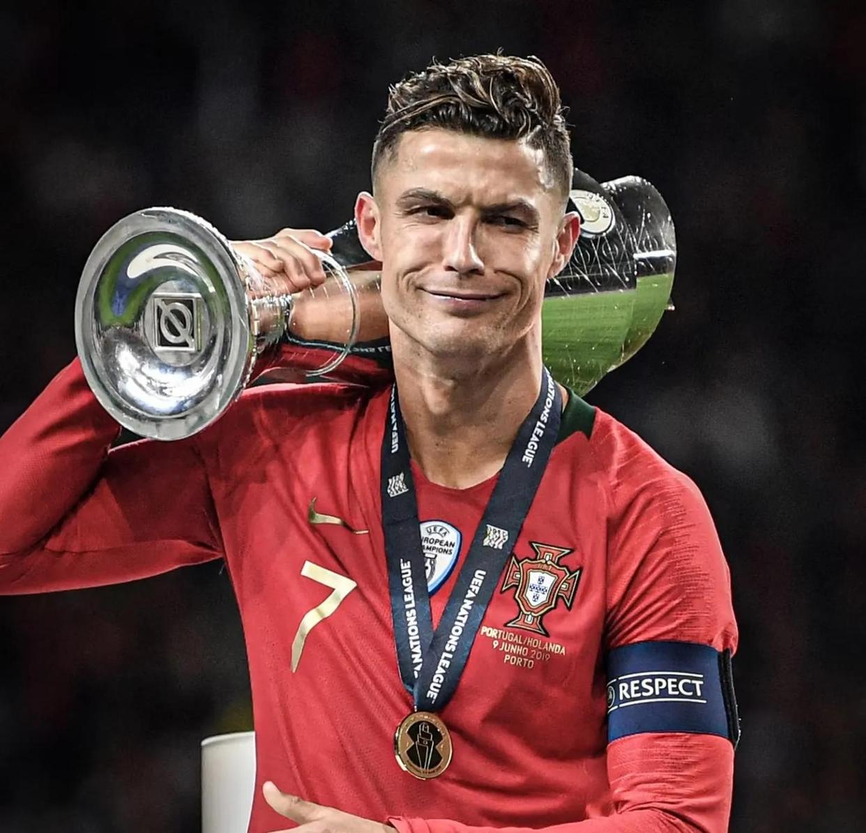 葡萄牙险胜西班牙，罗德里惊艳四座