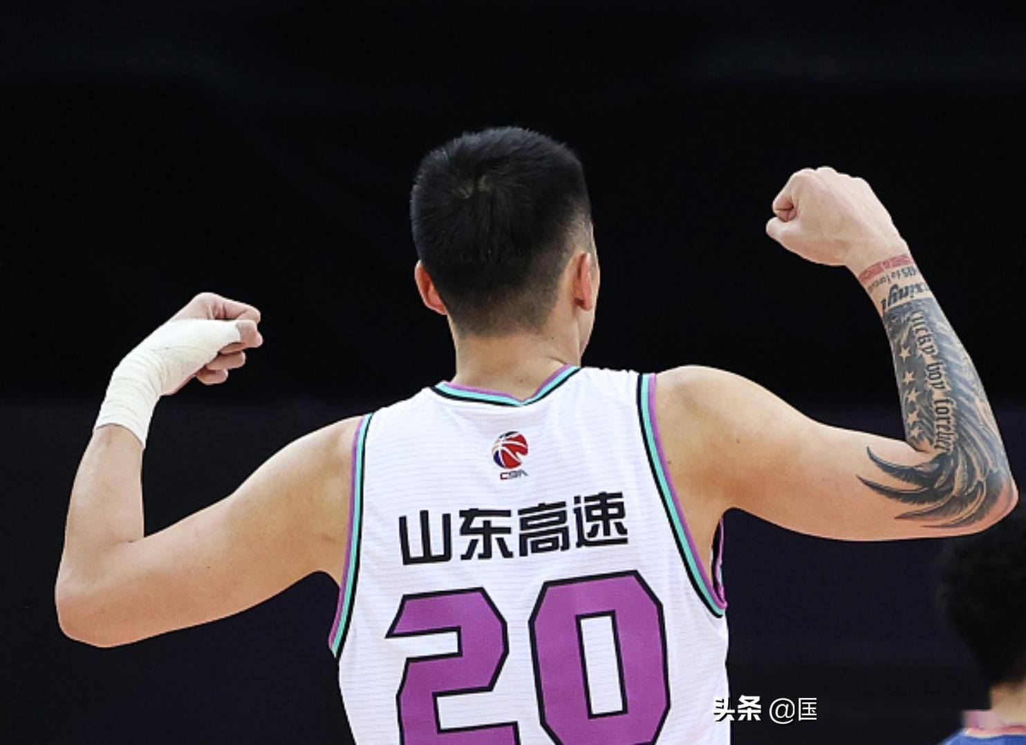 江苏队完胜湖人,陶汉林高光表现 江苏队完胜湖人,陶汉林高光表现