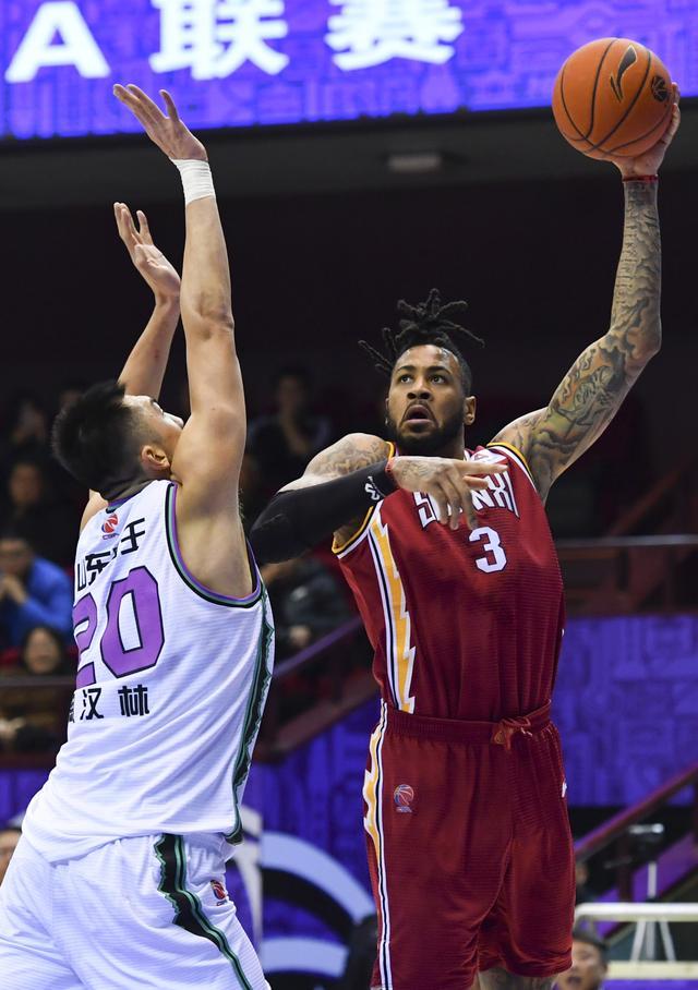 江苏队完胜湖人,陶汉林高光表现 江苏队完胜湖人,陶汉林高光表现