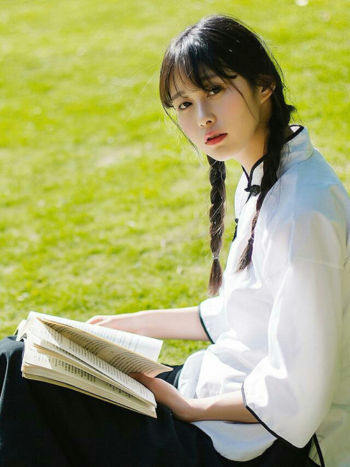 红土与青草间的王座，纳达尔单骑扛旗，温网绝杀蒙特卡洛军团