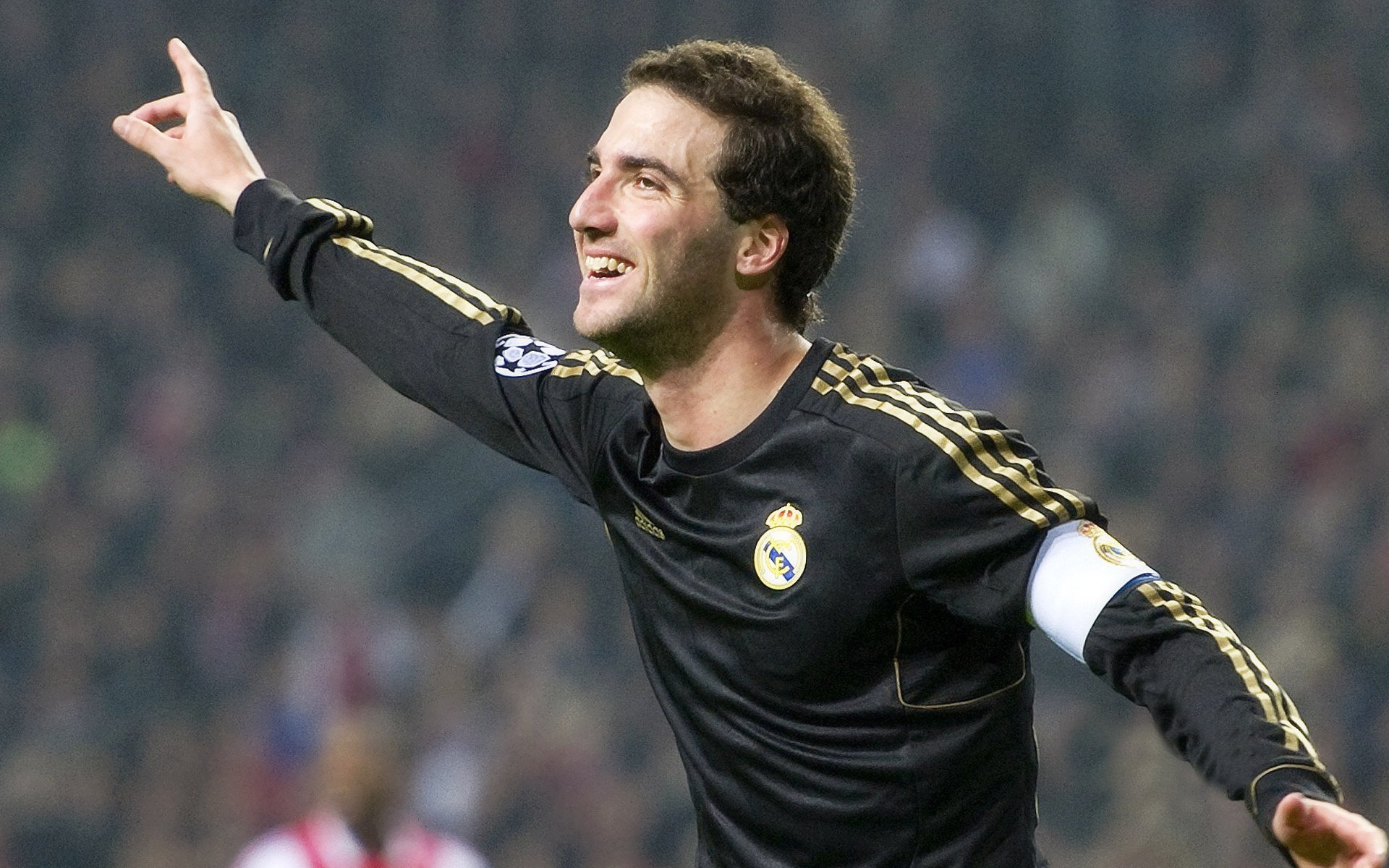 双城记，当欧冠上演伊斯坦布尔奇迹，洛杉矶正书写逆转传说